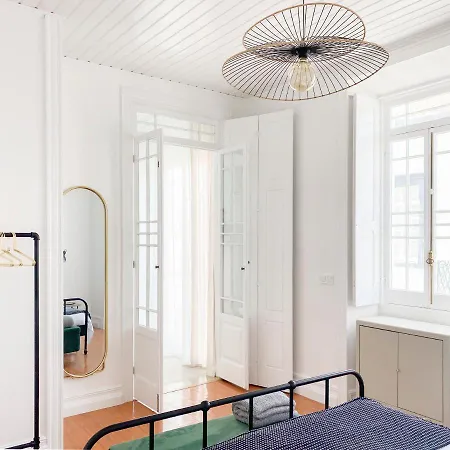 Urban Nest - A In The