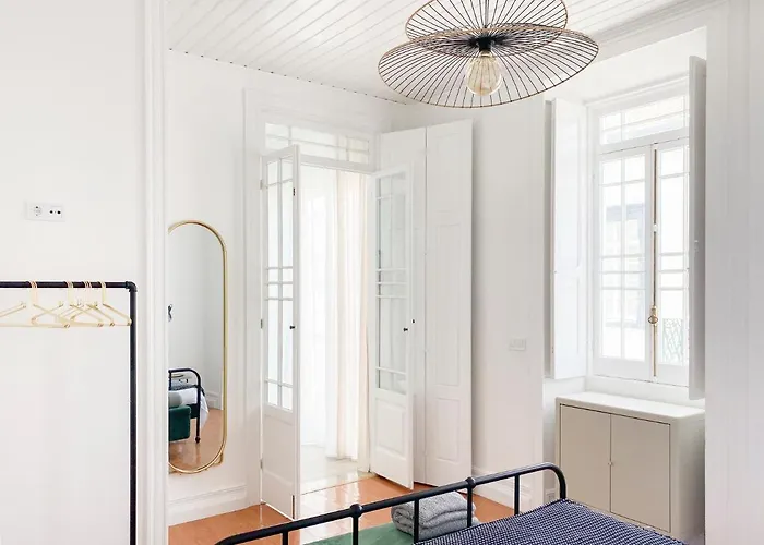 Urban Nest - A In The